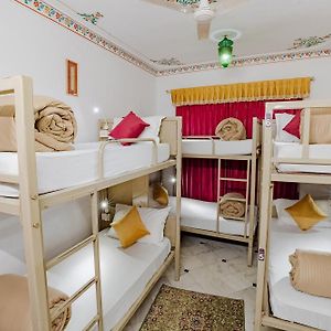 Dormitory Room Mixed